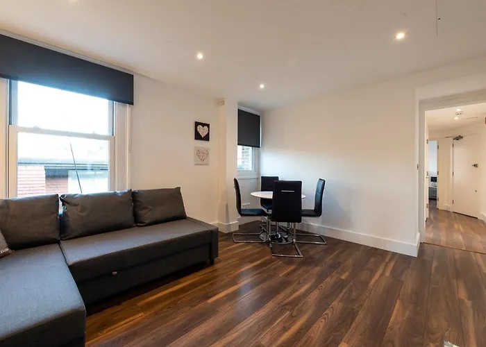 Parkside London Apartment